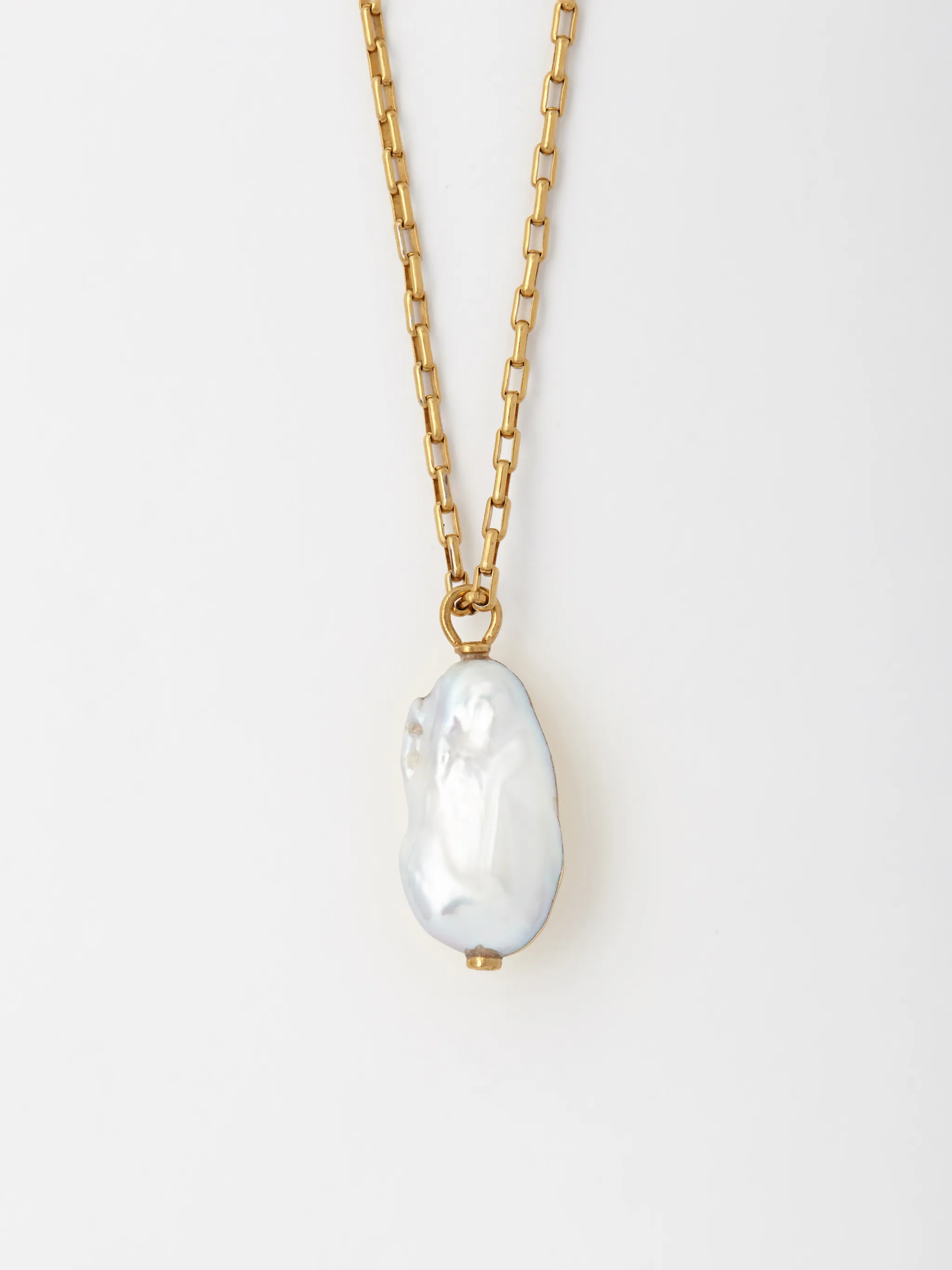 METAL DIPPED BAROQUE PEARL CHARM NECKLACE