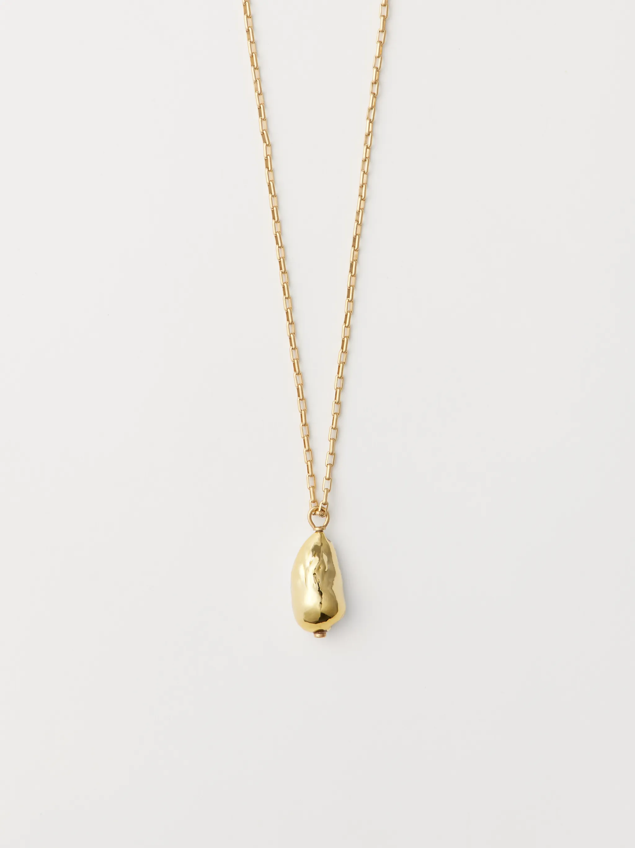 METAL DIPPED BAROQUE PEARL CHARM NECKLACE