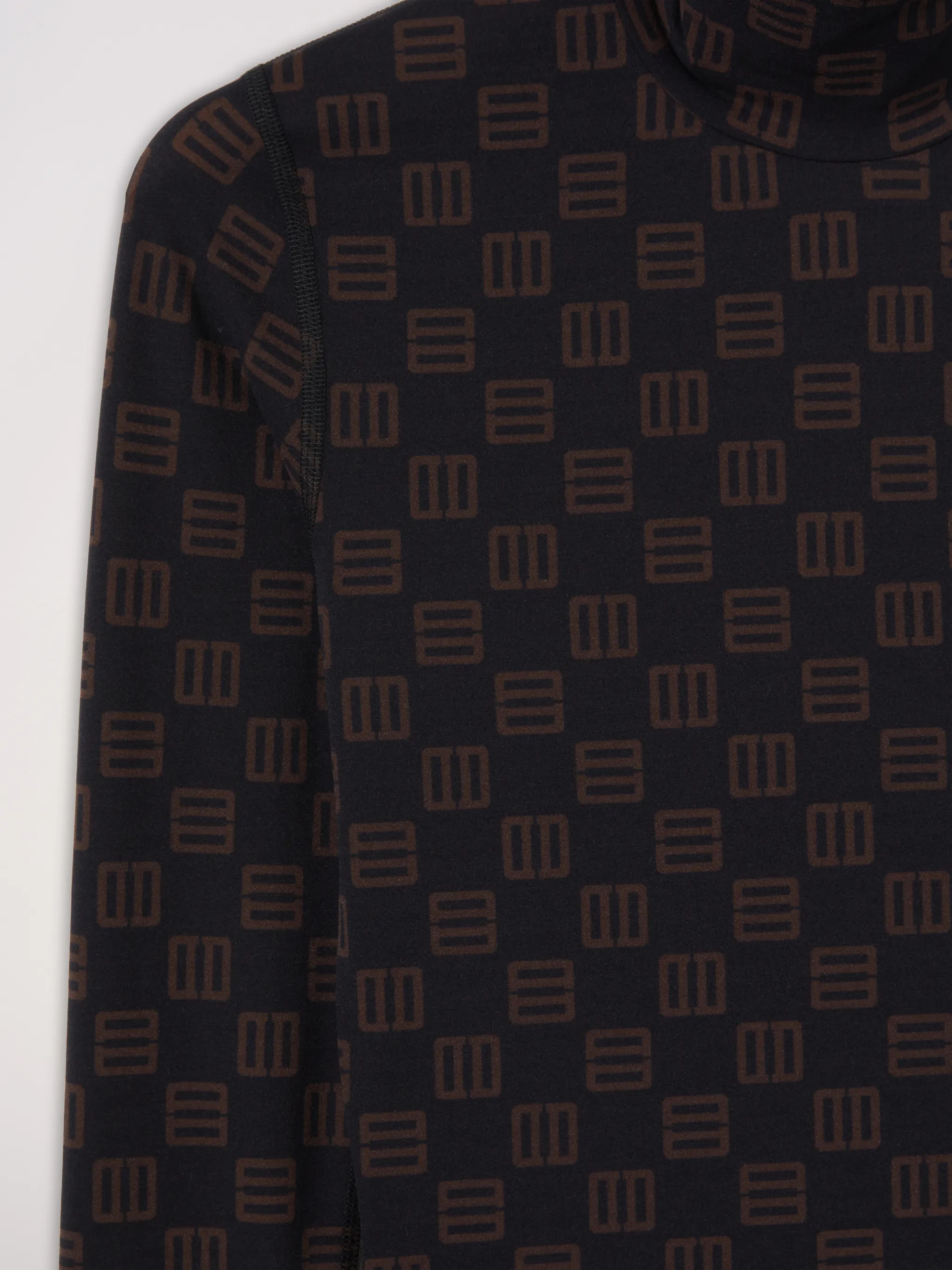 MONOGRAM FITTED TURTLENECK