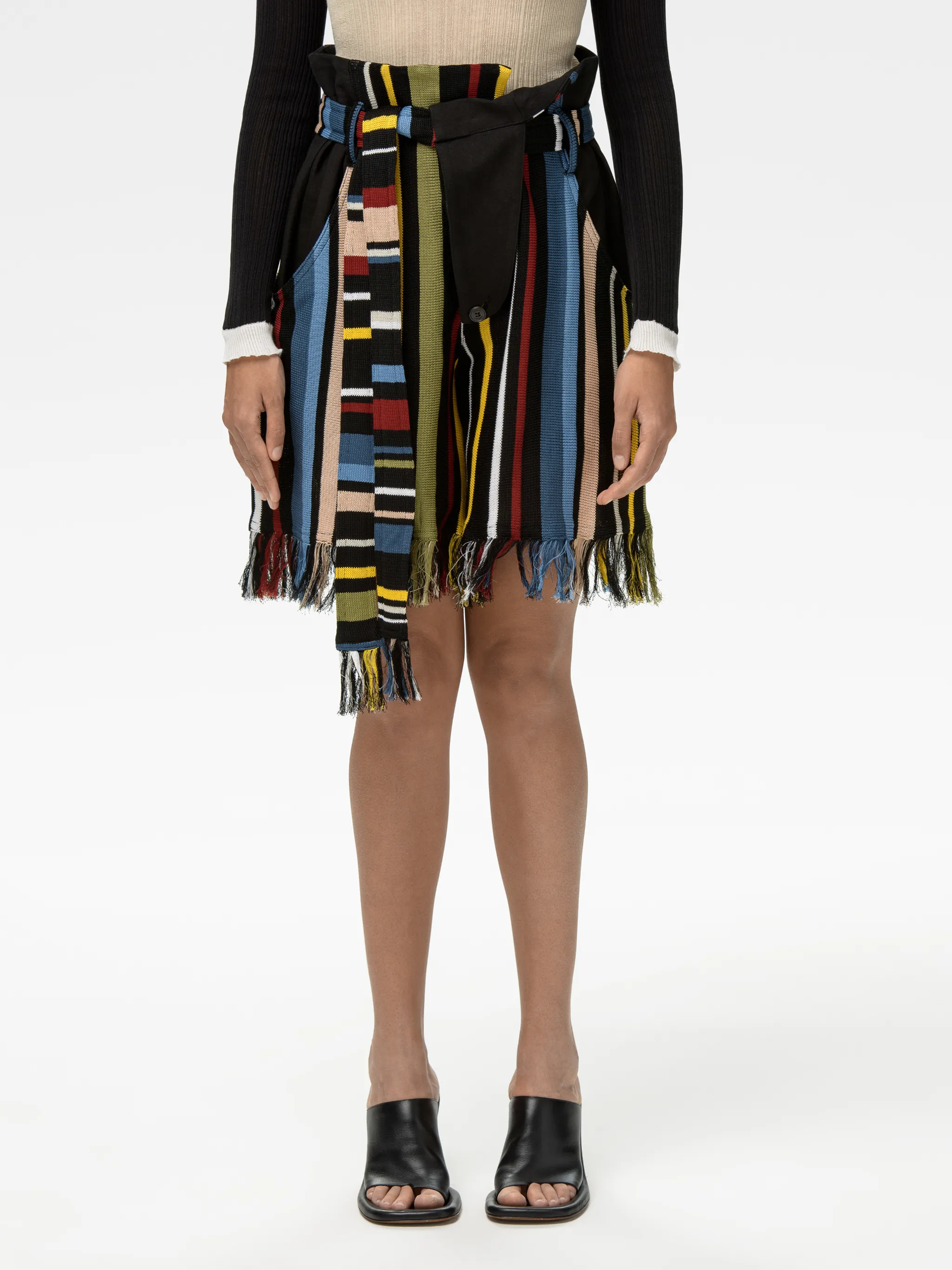MULTICOLOR FRINGED KNIT SHORT PANTS