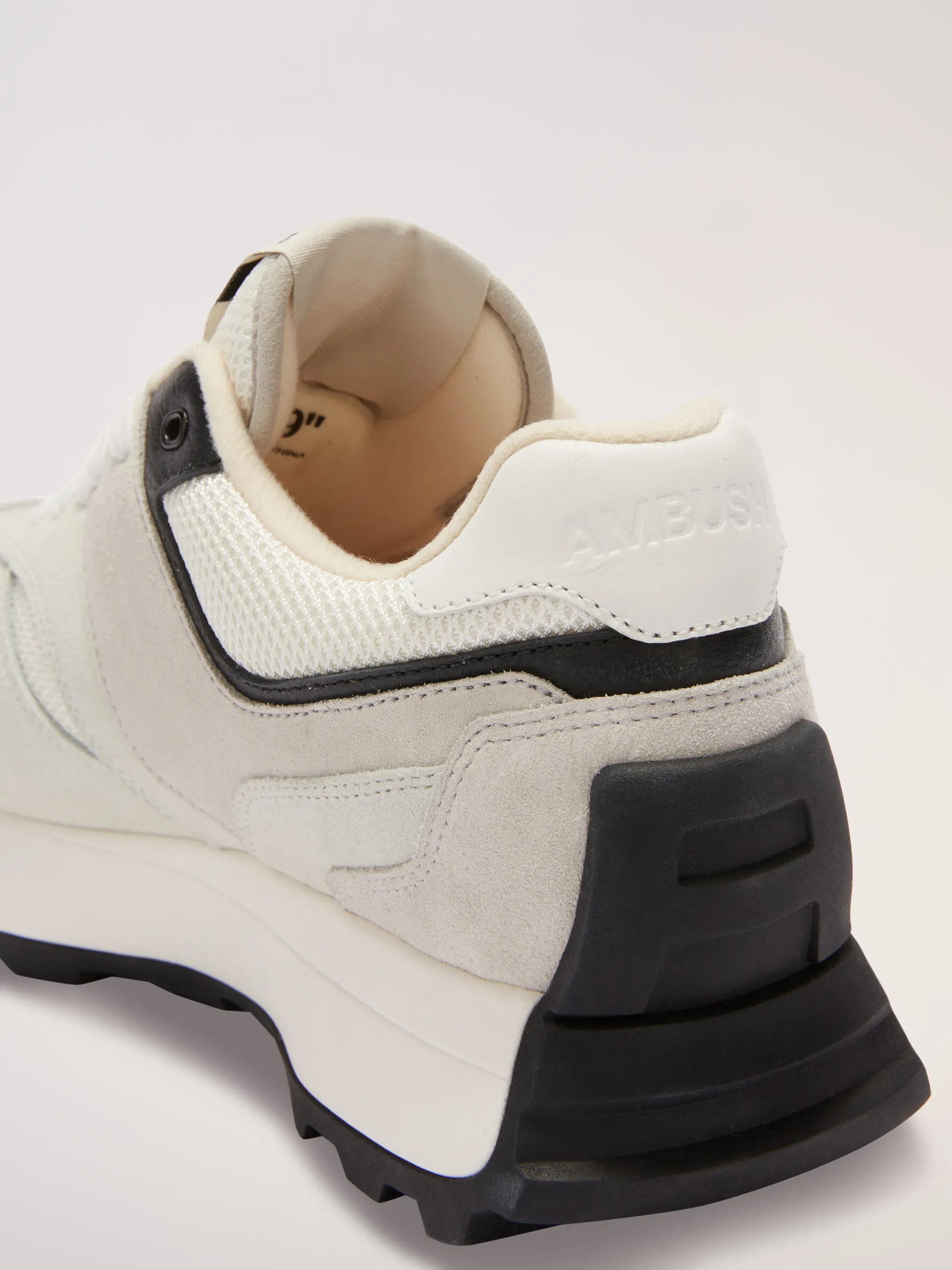NEW SNEAKER