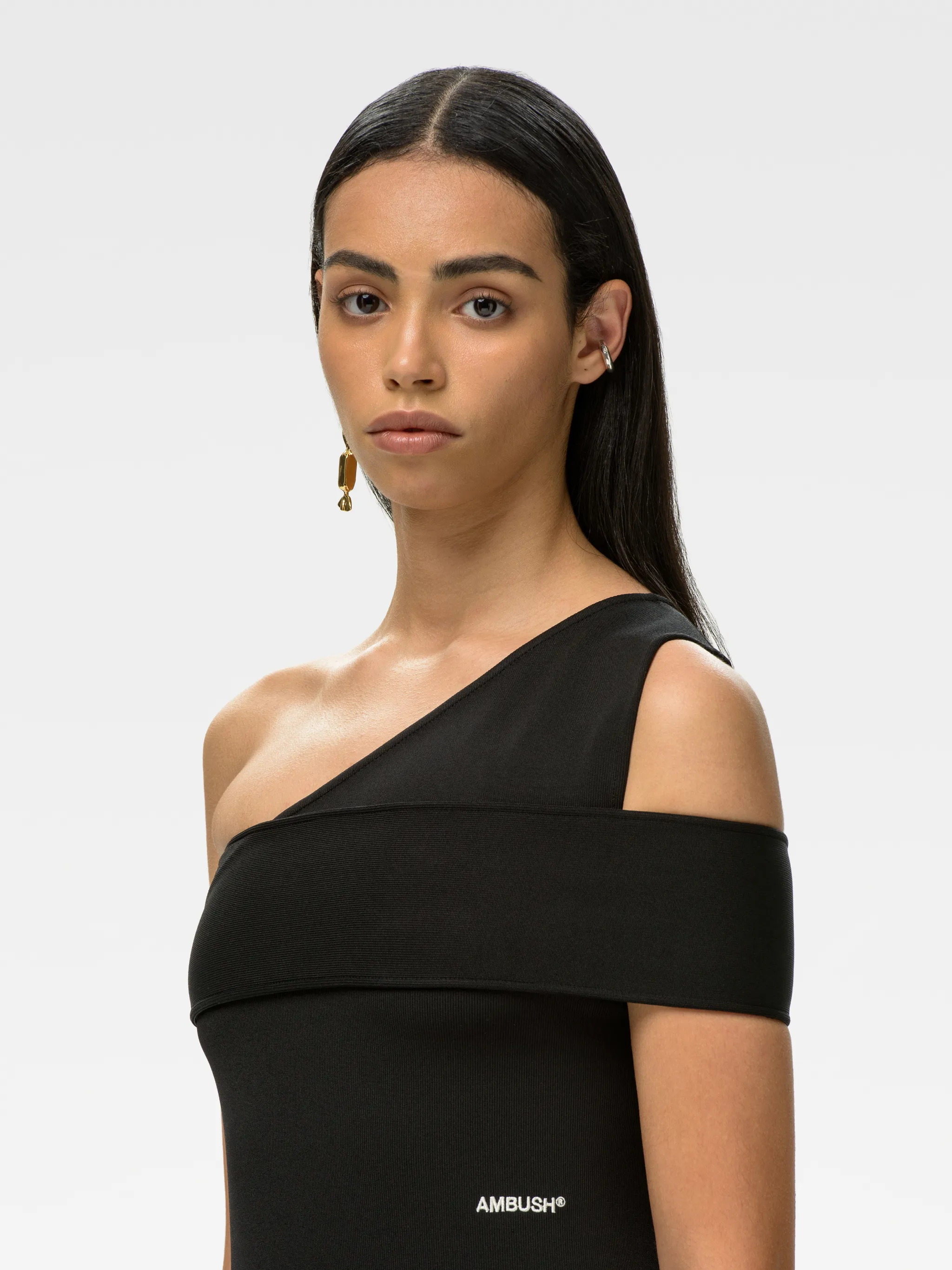 OFF-SHOULDER T-SHIRT