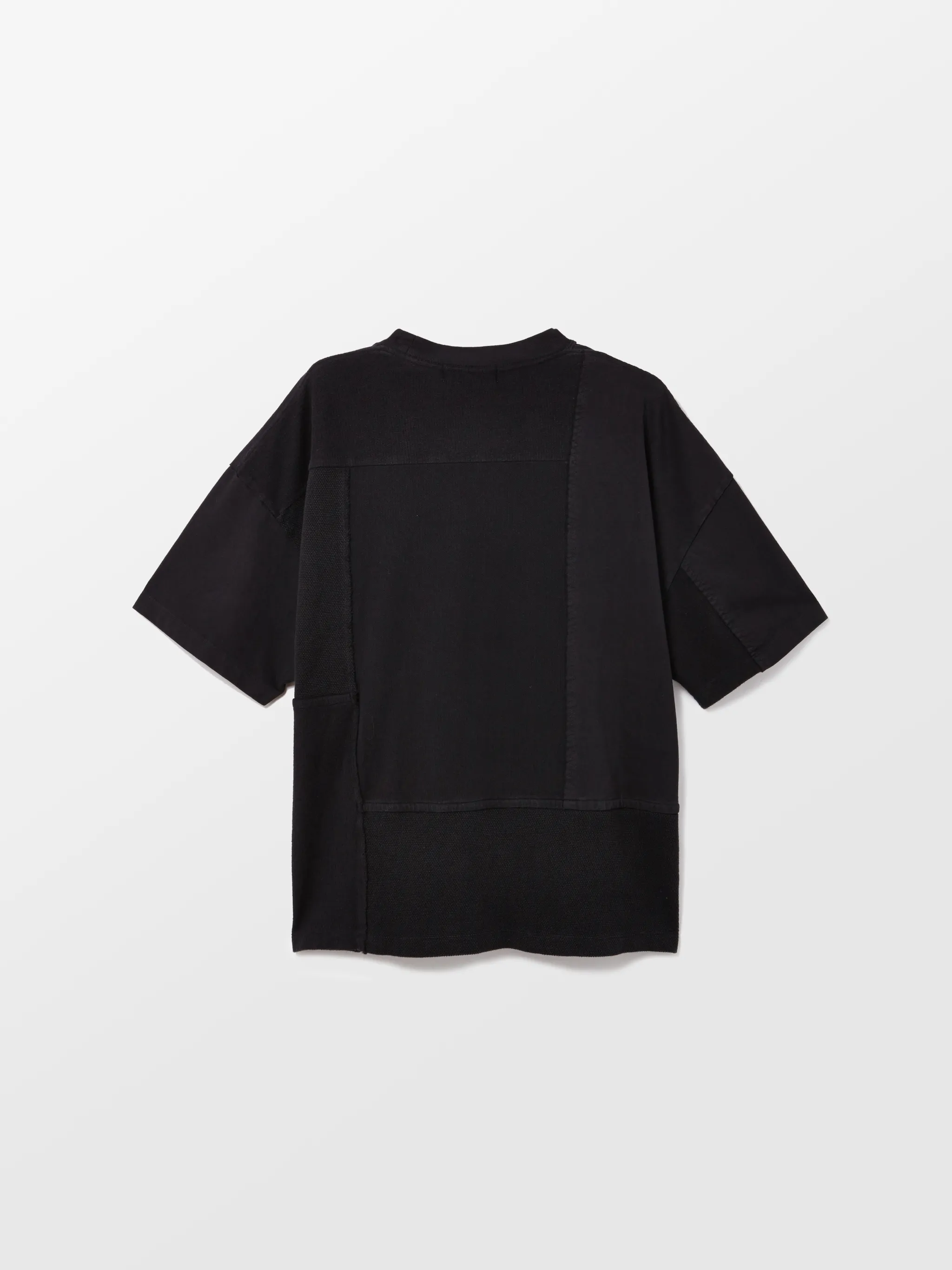 OVERSIZED PATCHWORK T-SHIRT