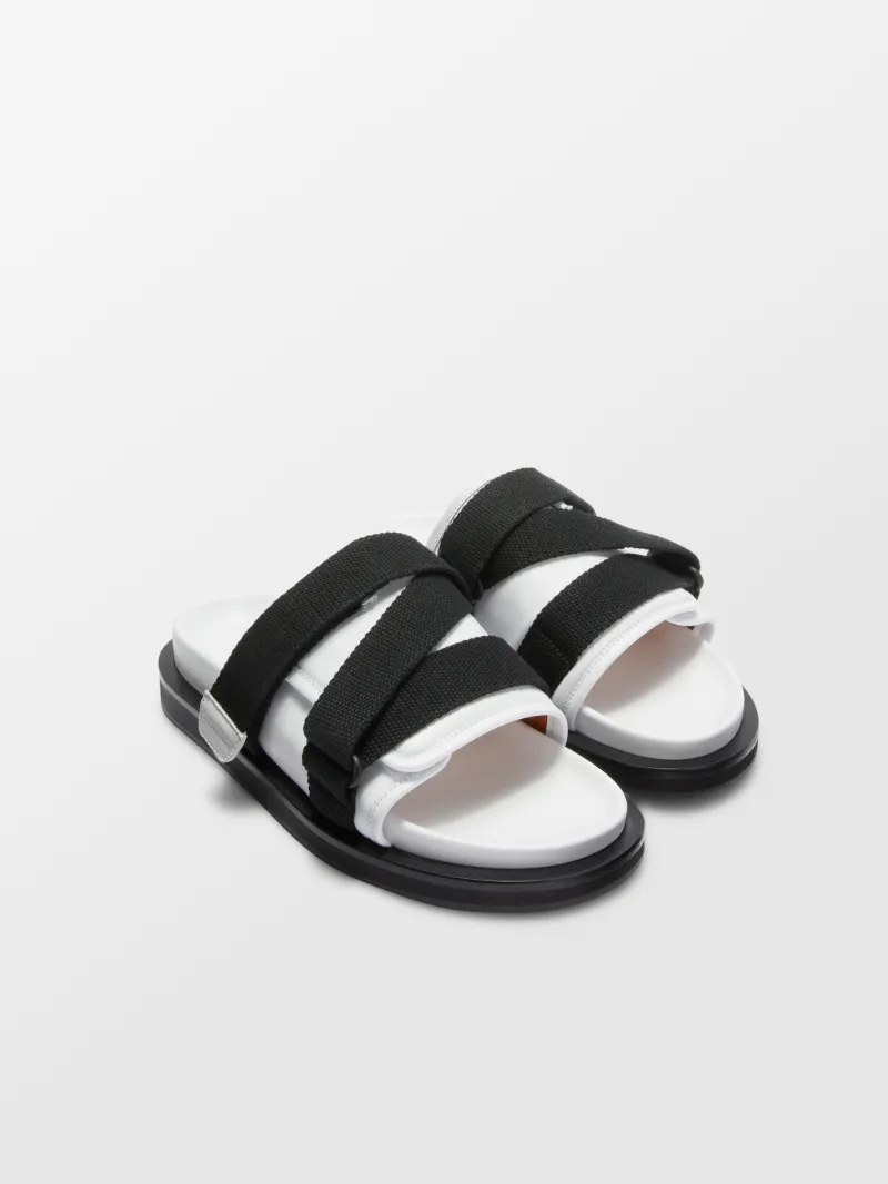 PADDED SANDAL