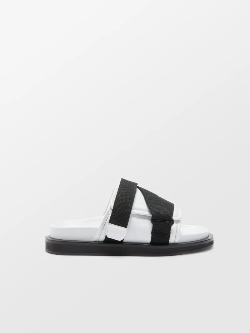 PADDED SANDAL