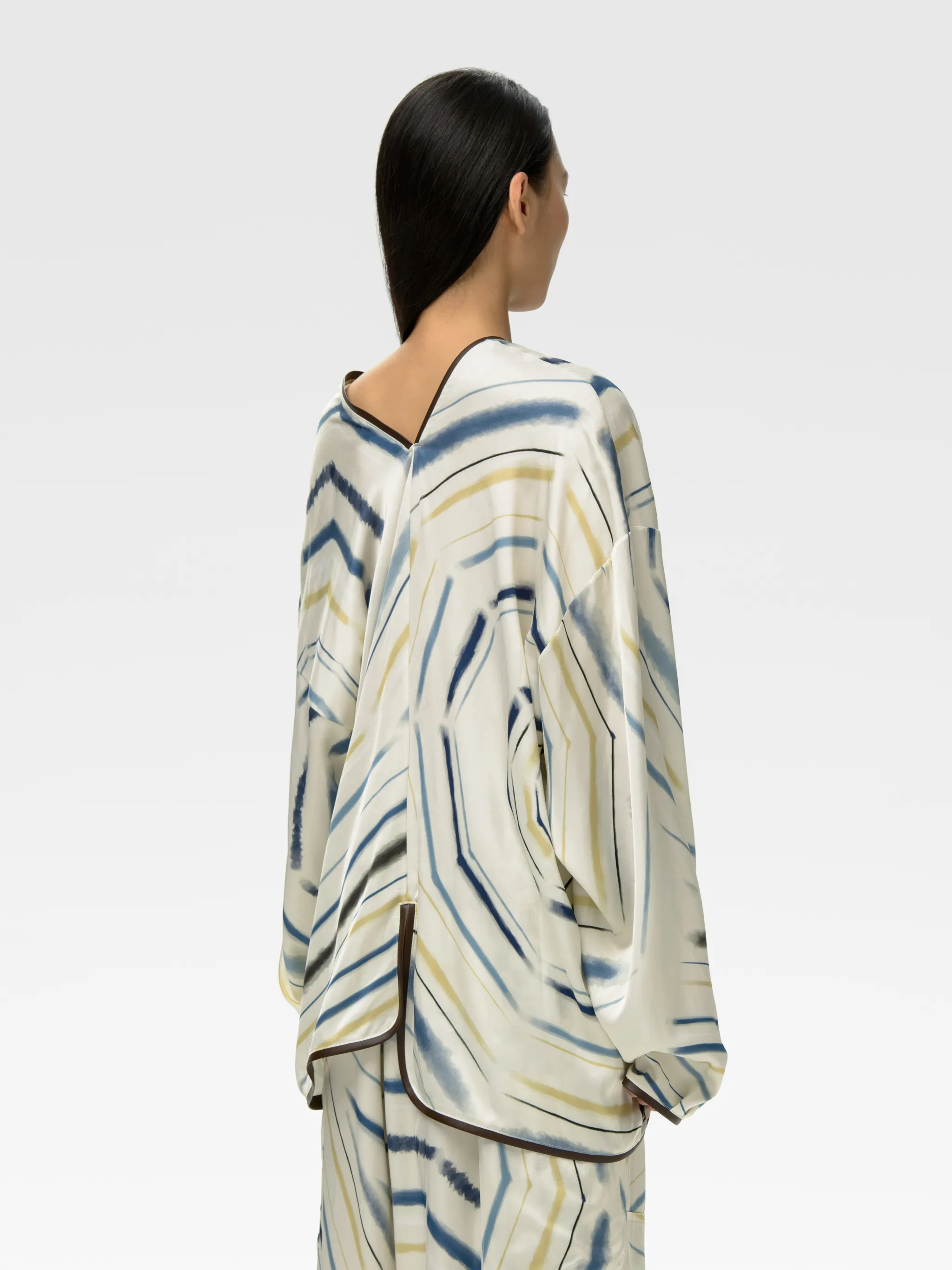 PRINTED SPLIT L/S SHIRT
