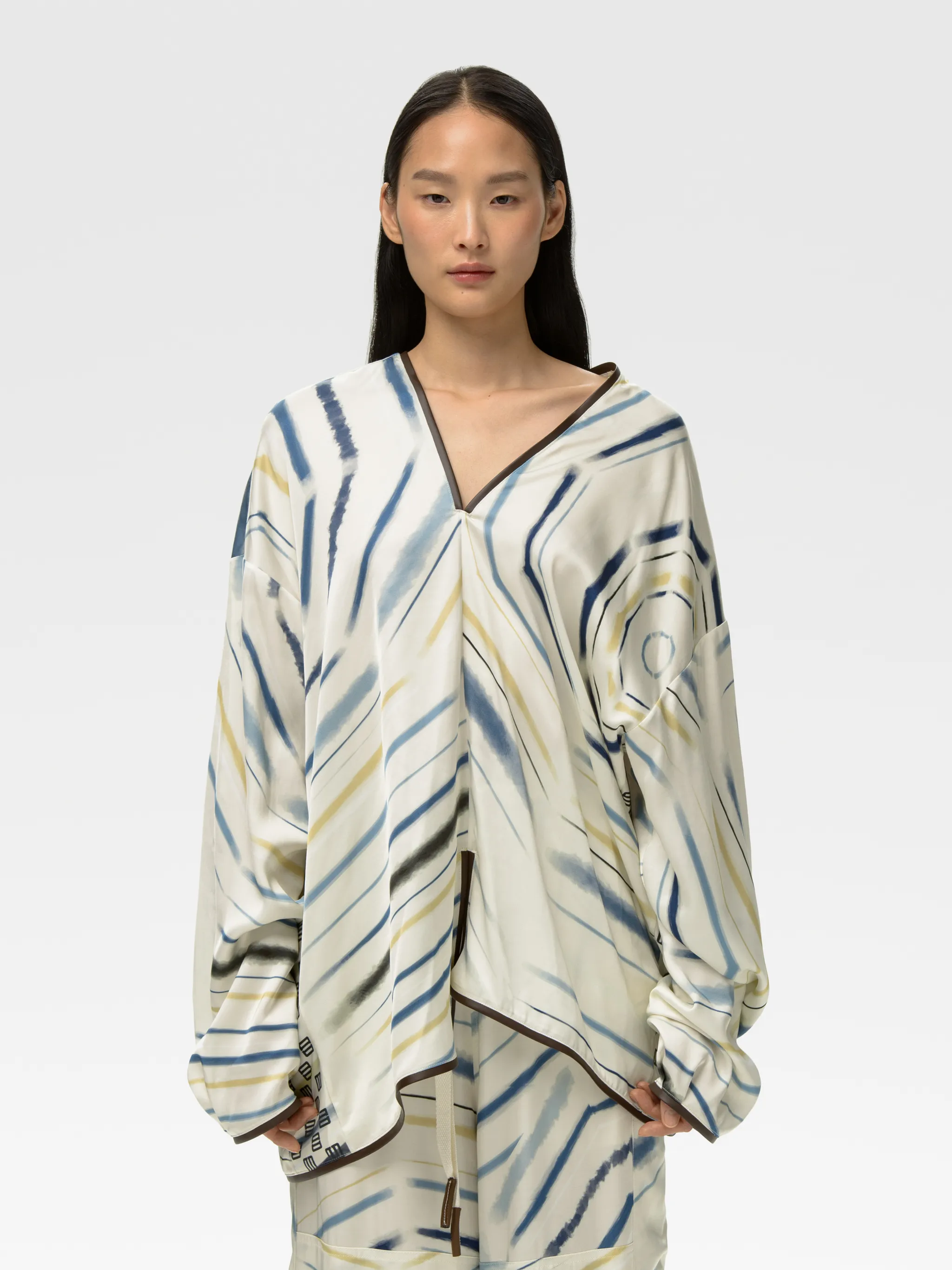 PRINTED SPLIT L/S SHIRT