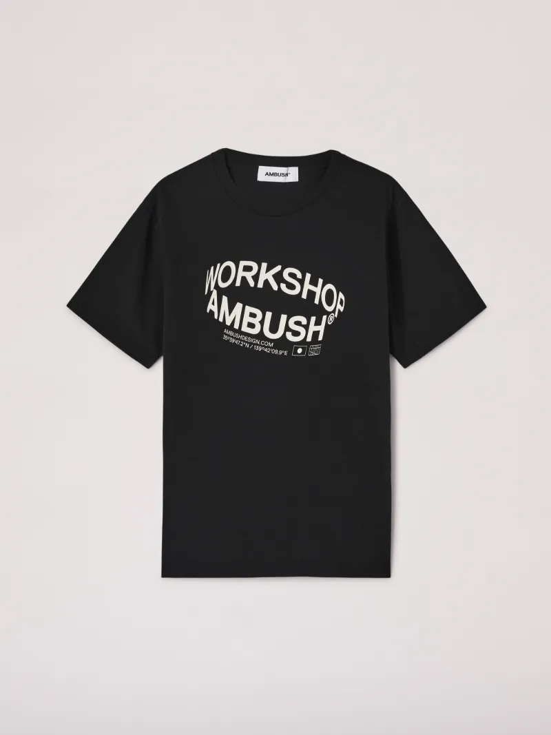 Revolve Tシャツ