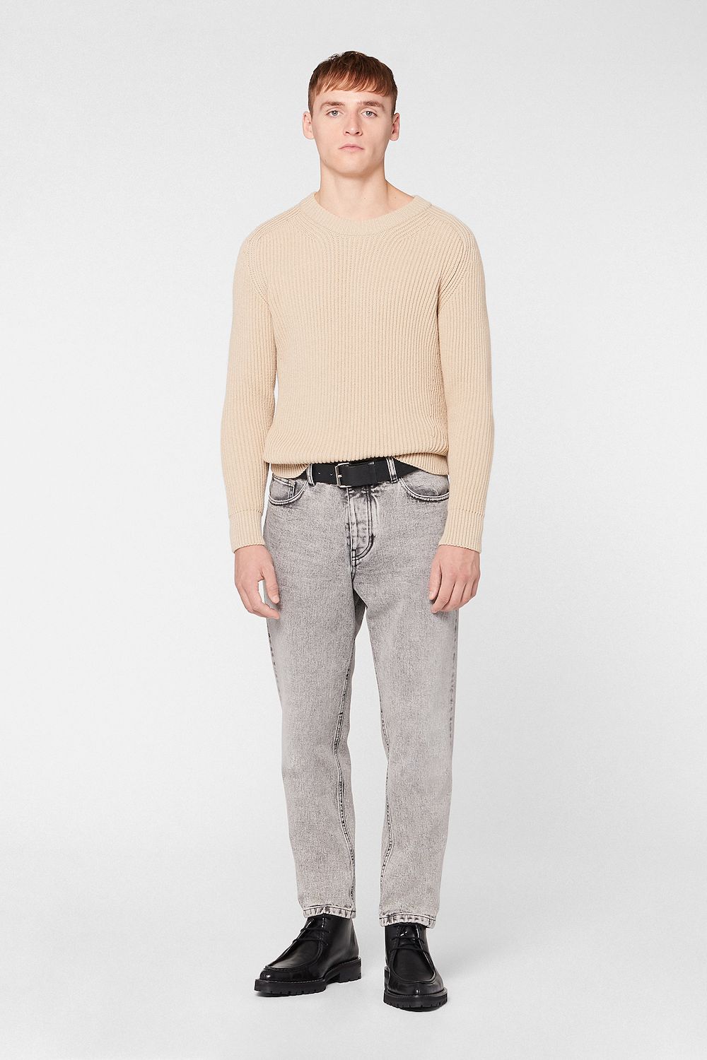 grey carrot fit jeans