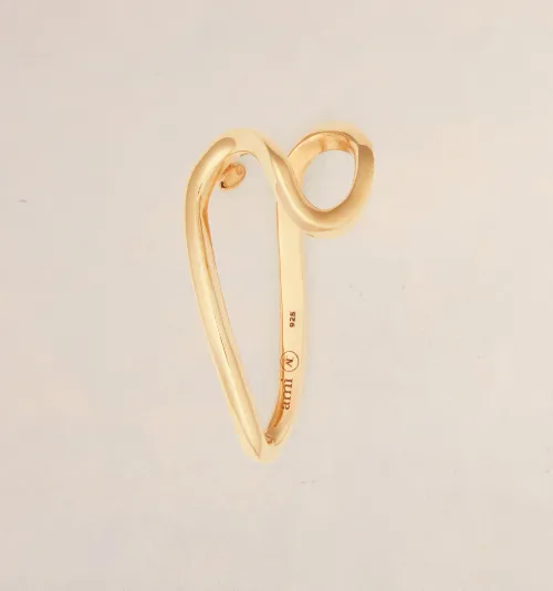 Heart deals ear cuff