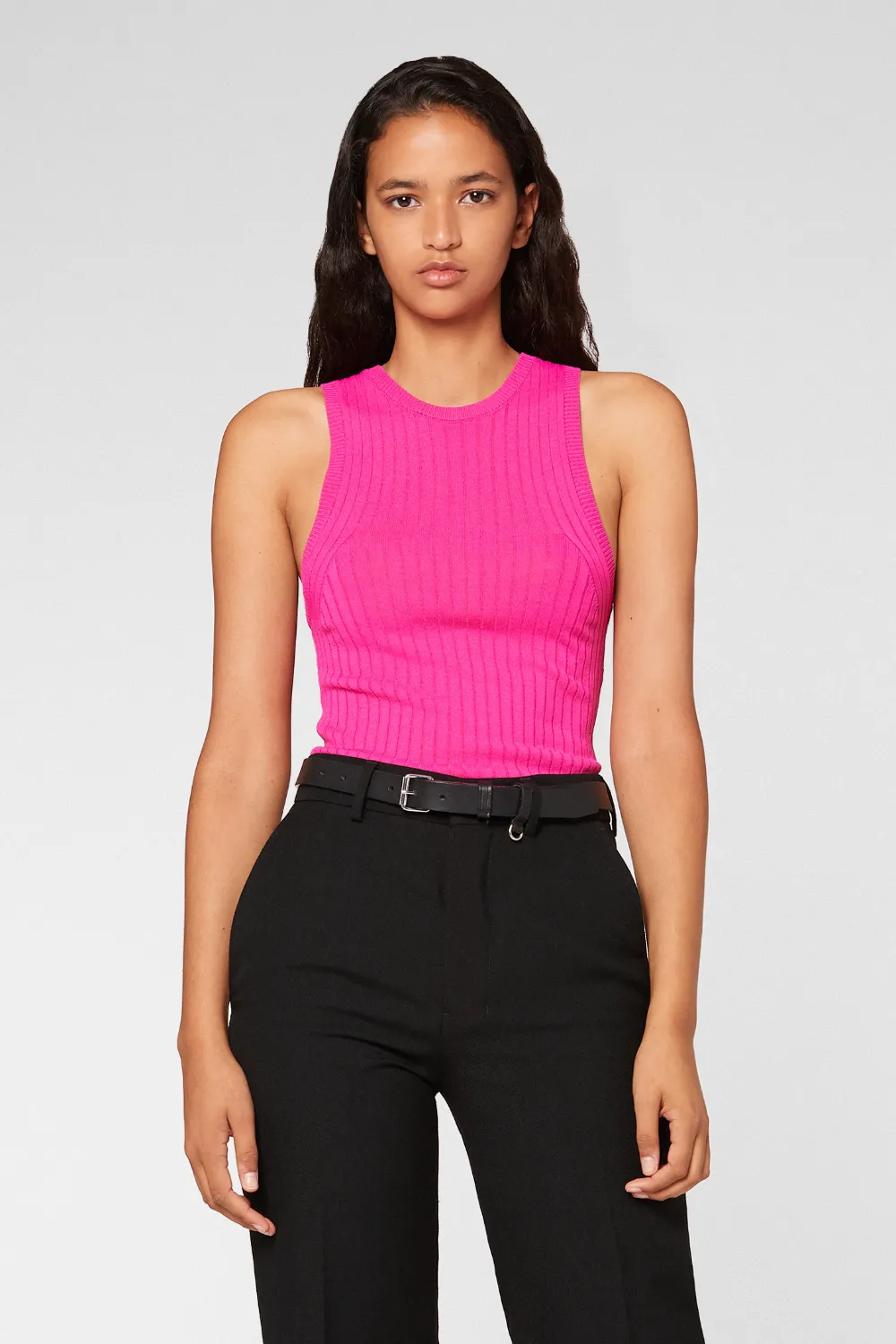 sleeveless crew neck sweater
