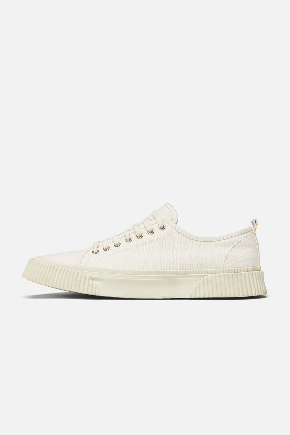 ami-paris-low-top-sneakers-with-textured-sole_15686685_33124837_1000.jpg