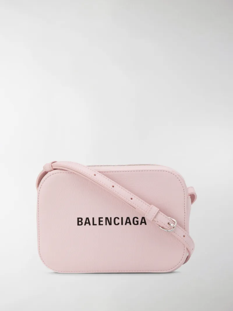 balenciaga everyday xs camera bag