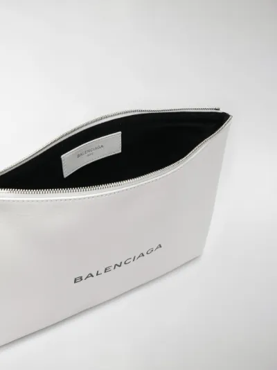 Balenciaga Pochette con logo bianco | MODES