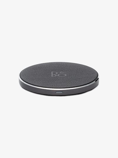 https://cdn-images.farfetch-contents.com/bang-olufsen-black-qi-wireless-charging-pad_14008297_19107803_400.jpg?c=2