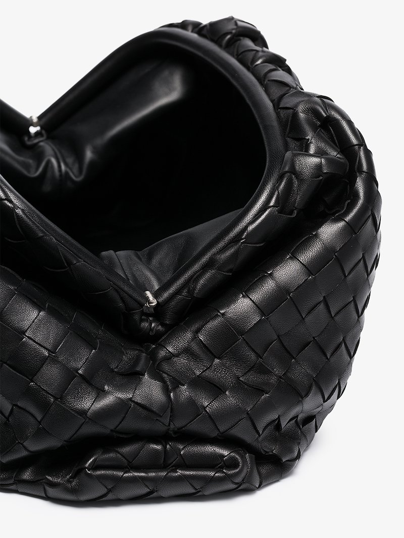 https://cdn-images.farfetch-contents.com/bottega-veneta-black-intrecciato-leather-pouch-bag_14574733_23806965_800.jpg?c=2