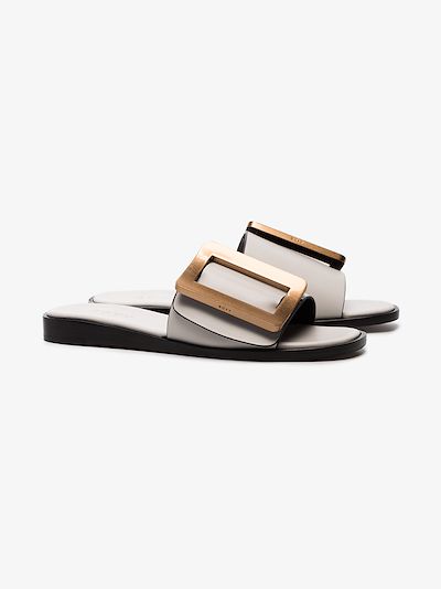 White leather slides with gold buckle展示图