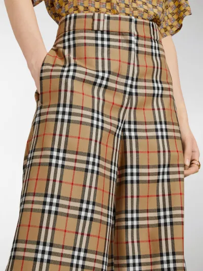 Burberry Pantaloni corti sartoriali giallo | MODES