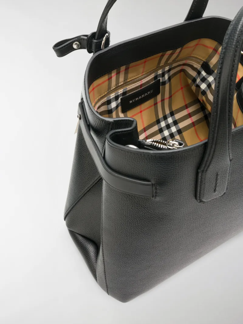 the medium banner in leather and vintage check