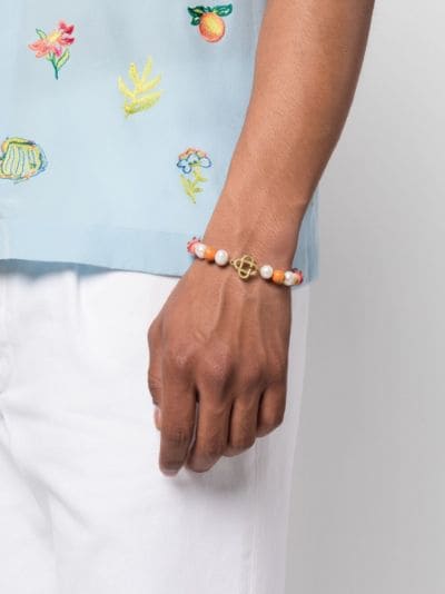 logo-charm beaded pearl bracelet | Casablanca | Wandobjekte