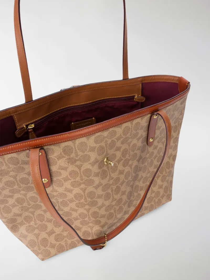 market tote in signature canvas