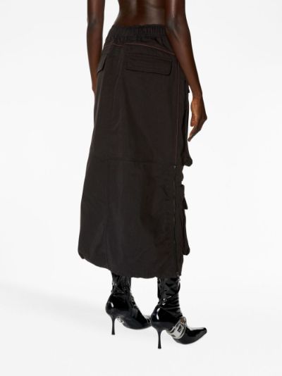 Diesel cargo outlet skirt