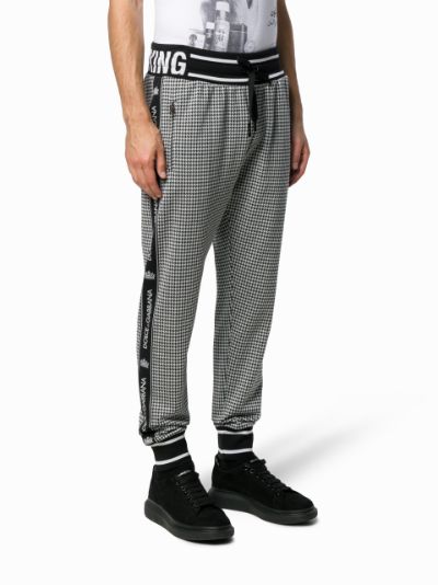 checked jogging trousers