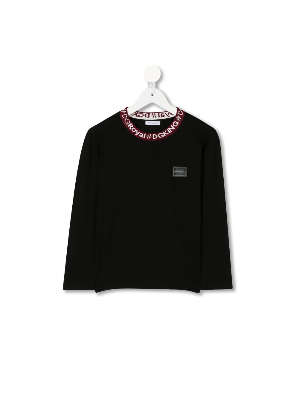 t shirt con scritta sul collo