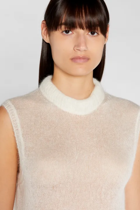 sleeveless chunky knit sweater