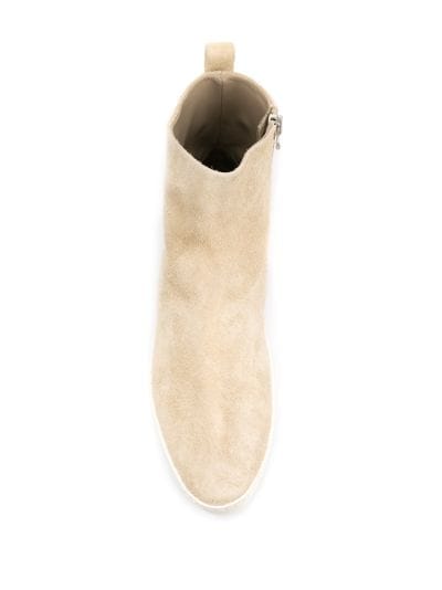 low heel chelsea boot