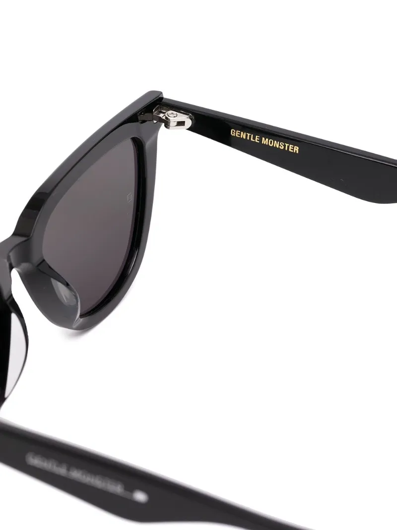 Gentle Monster Tete 01 cat-eye frame sunglasses black | MODES