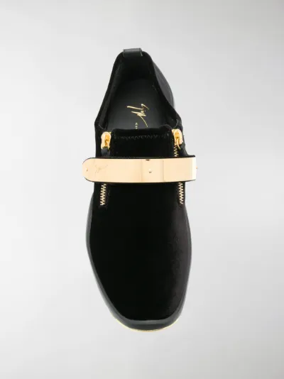 giuseppe zanotti runner