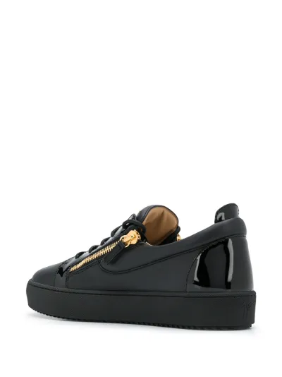 low top casual sneakers
