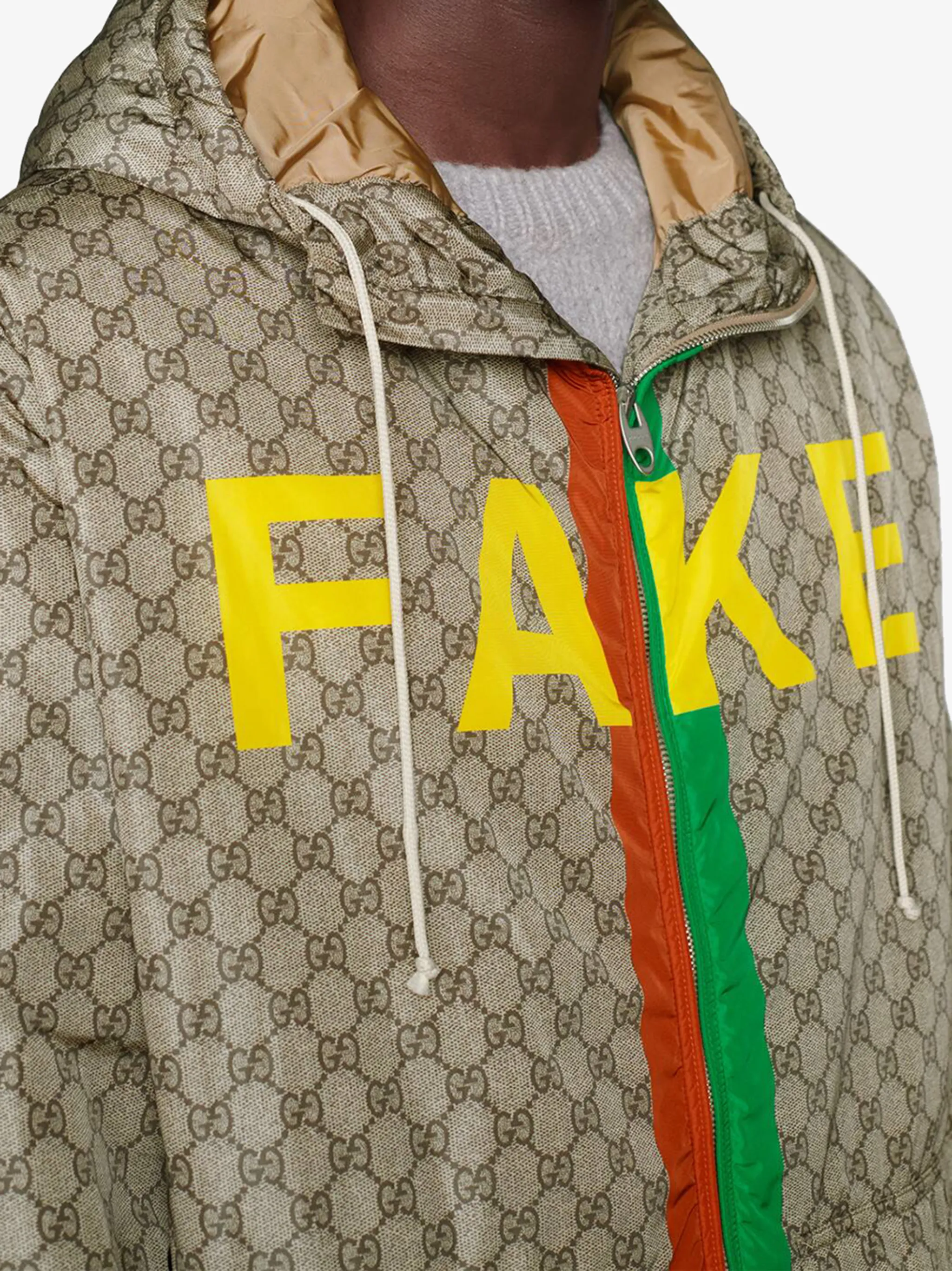 グッチ GUCCI FAKE NOT GGナイロン フード ジャケット ブルゾン ライン ロゴ プリント 総柄 636391 44 ベージュ ☆AA☆  メンズ｜男性用