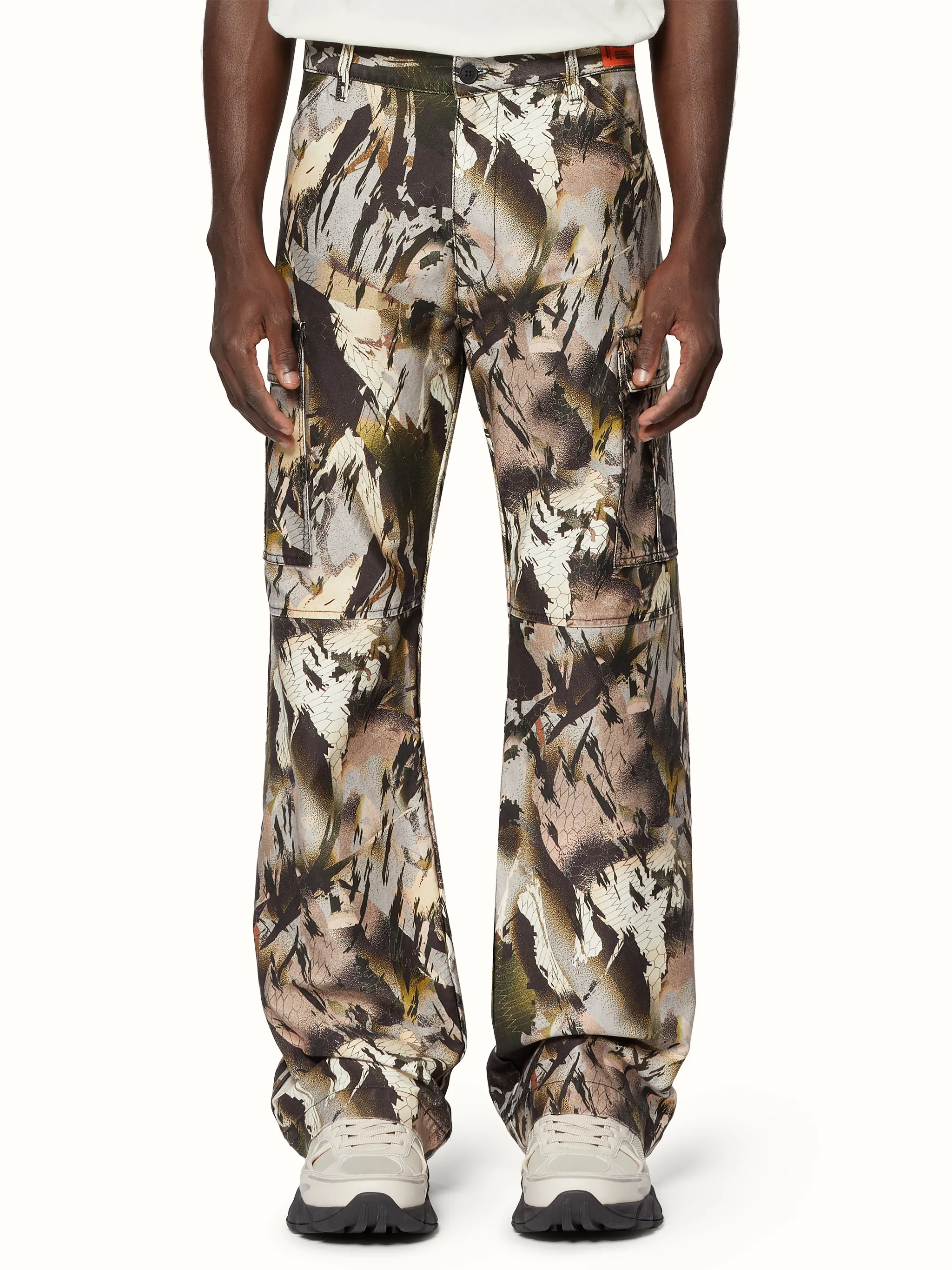 CAMO CARGO POCKET BAGGY PANTS