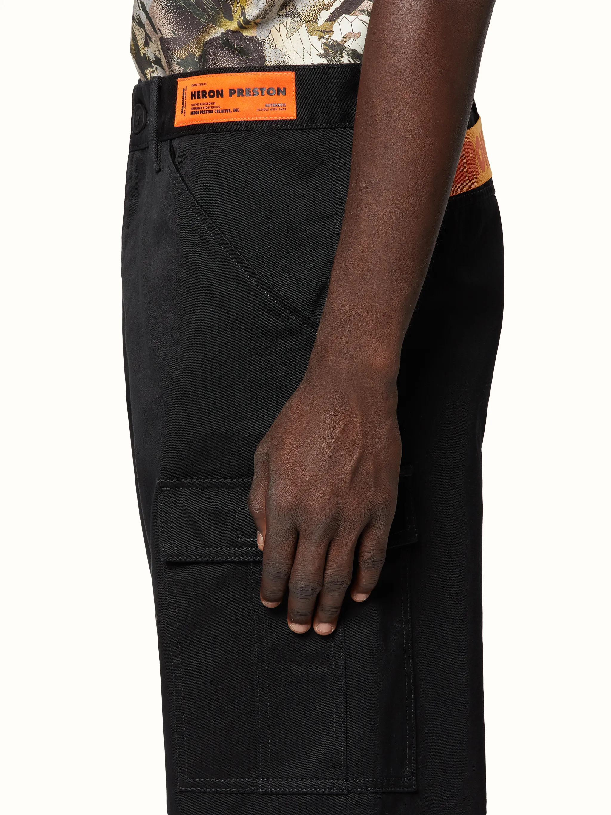 CARGO POCKETS BAGGY PANTS