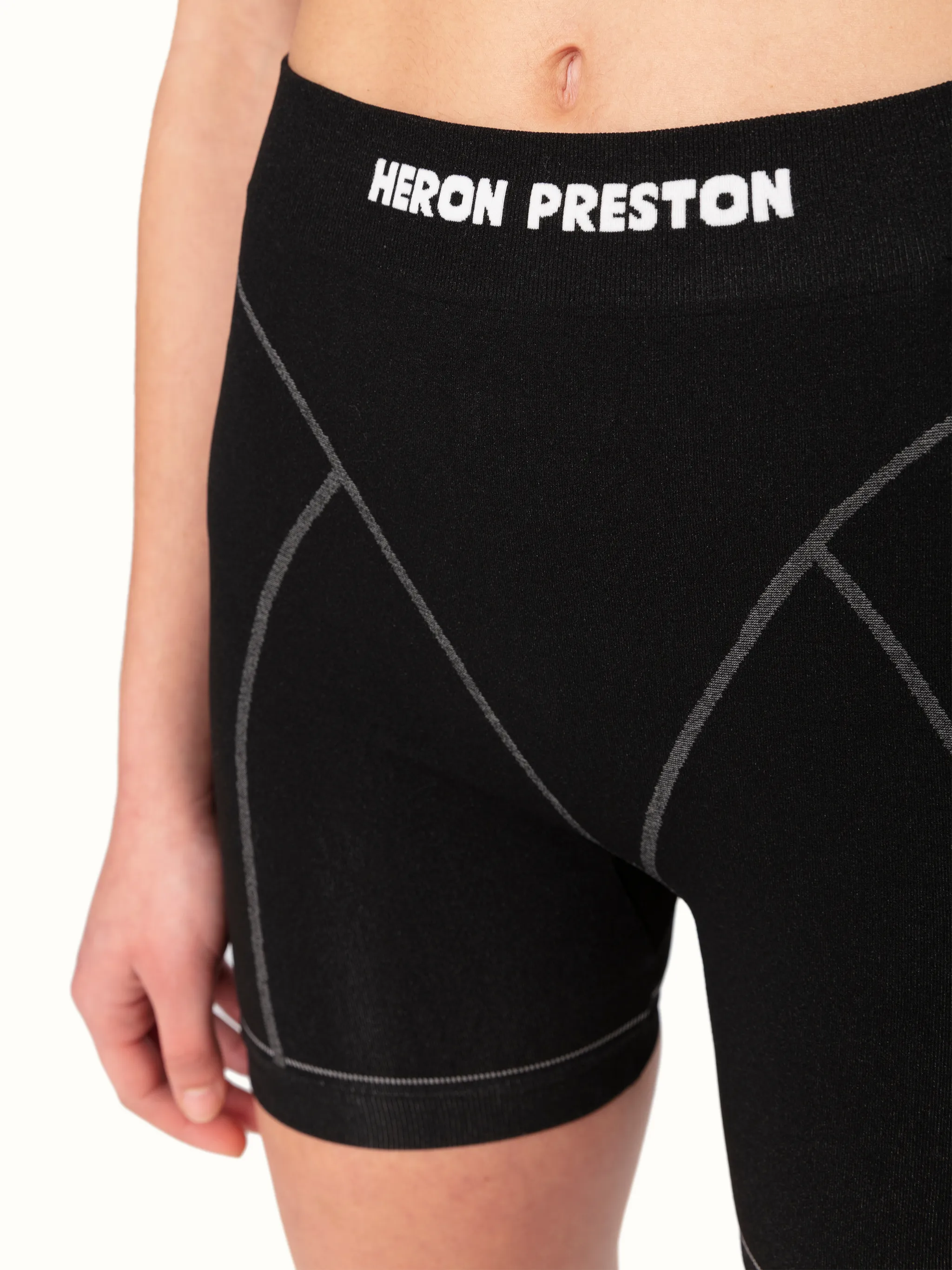 LOGO ACTIVE SHORTS