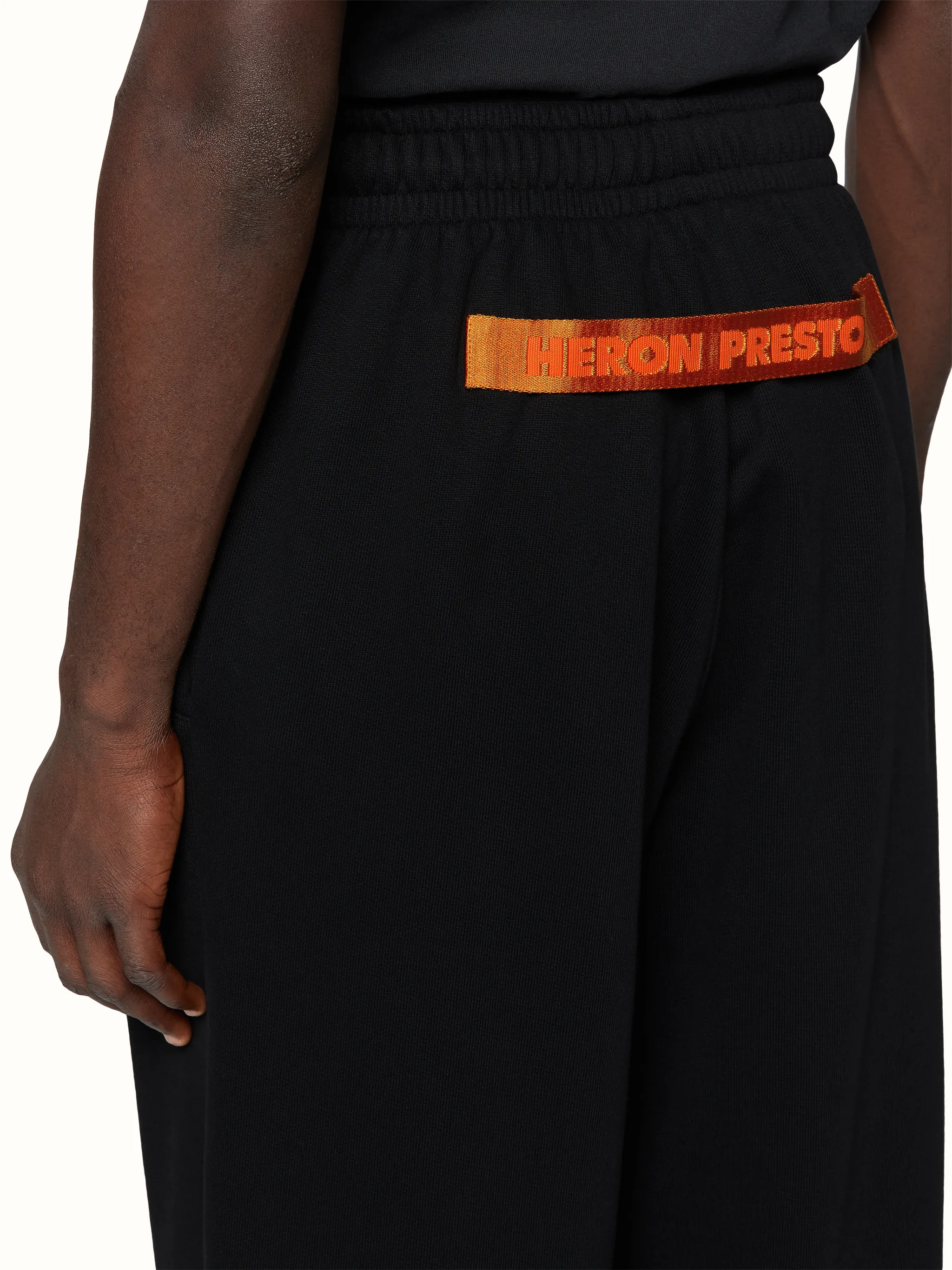 OS SWEATPANTS HP