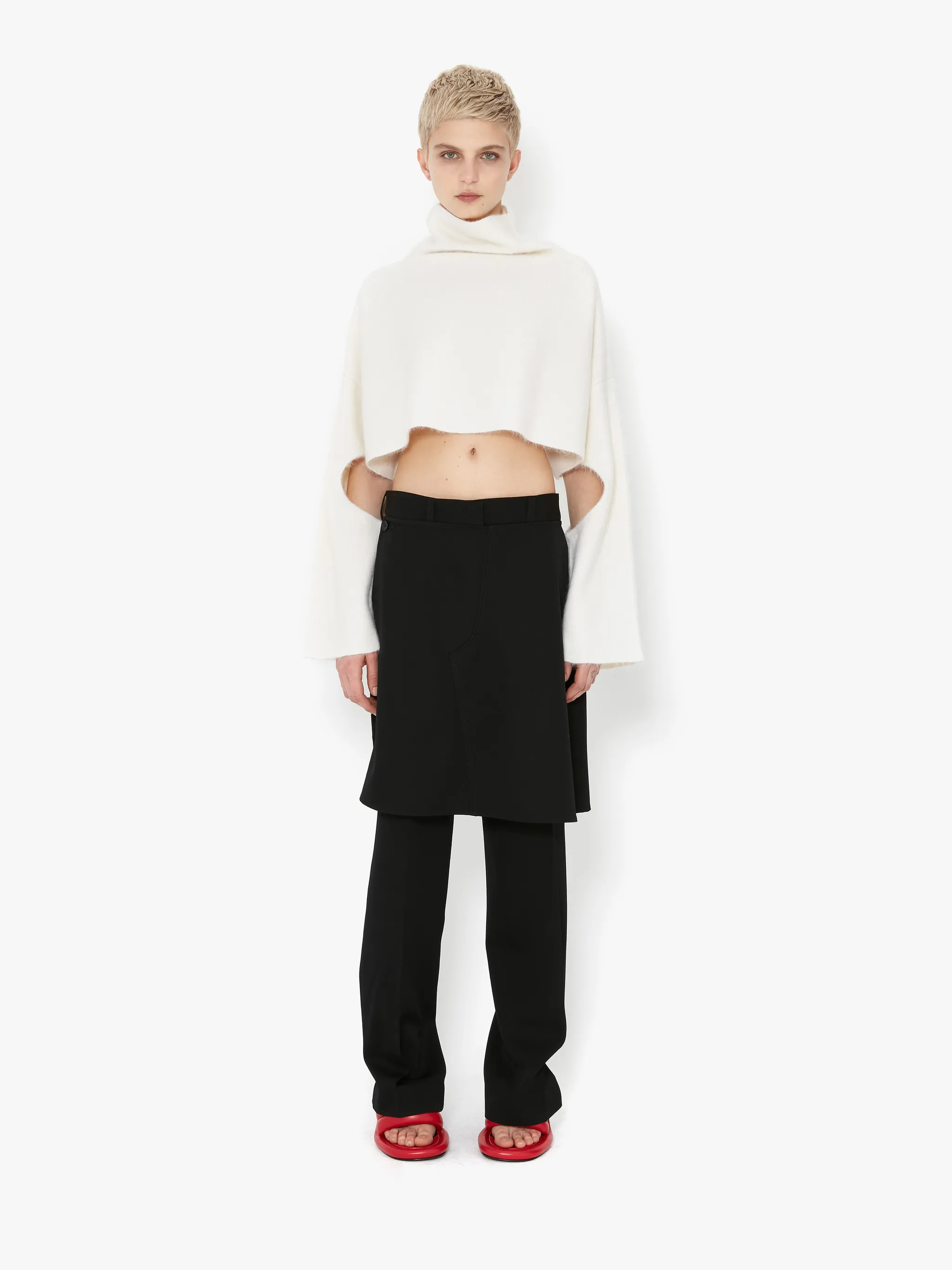 Jw Anderson Cut-out Detailed Cropped Jumper In White