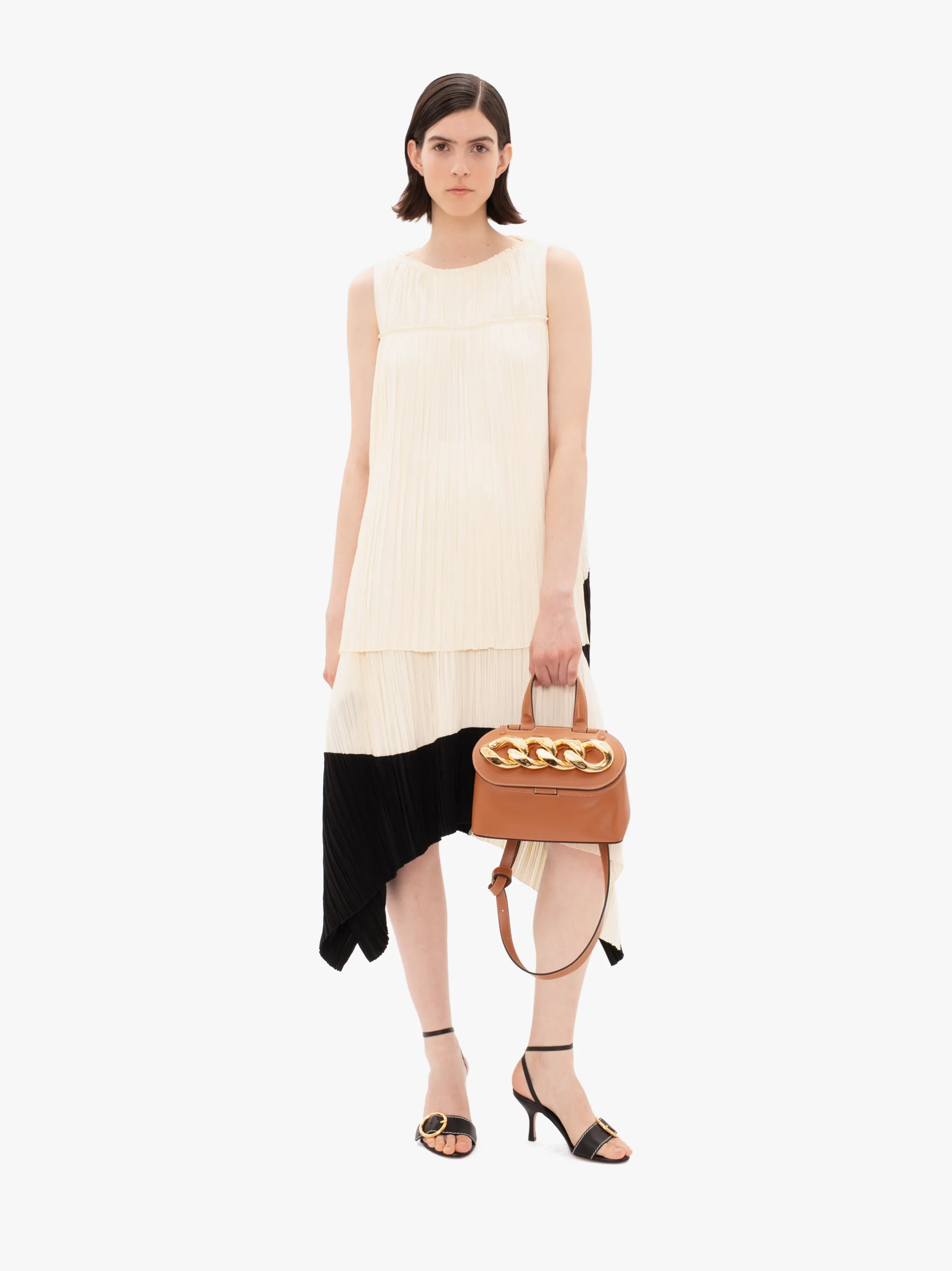 jw-anderson-small-chain-lid-bag_15737312_29820950_2048.jpg