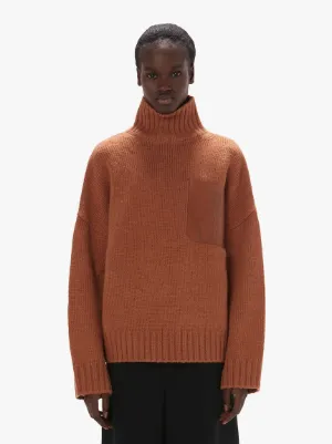 パッチポケット タートルネック セーター in ブラウン | JW Anderson JP