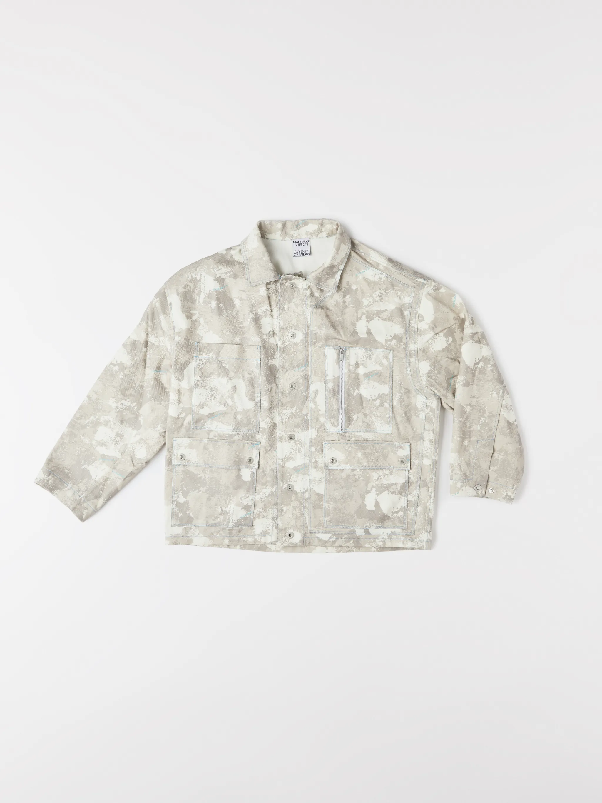 Tonal-beige cotton camouflage print military jacket from Marcelo Burlon County of Milan featuring camouflage print, classic collar, front button fastening, chest patch pocket, zip-fastening chest pocket, two side button-fastening pockets, long sleeves, buttoned cuffs and straight hem.