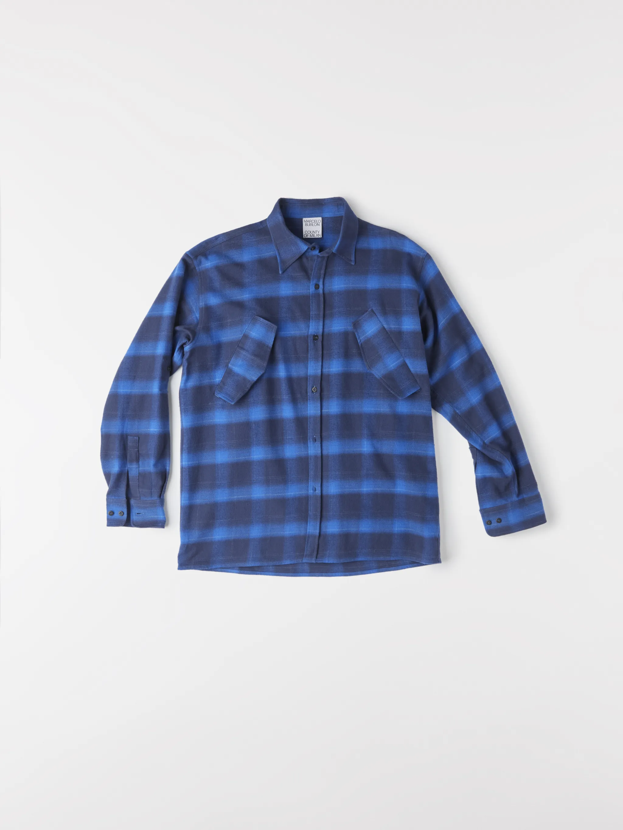 Blue/black cotton logo-print check-pattern shirt from Marcelo Burlon County of Milan featuring check pattern, logo print to the rear, classic collar, front button fastening, long sleeves, two chest flap pockets, buttoned cuffs and straight hem.