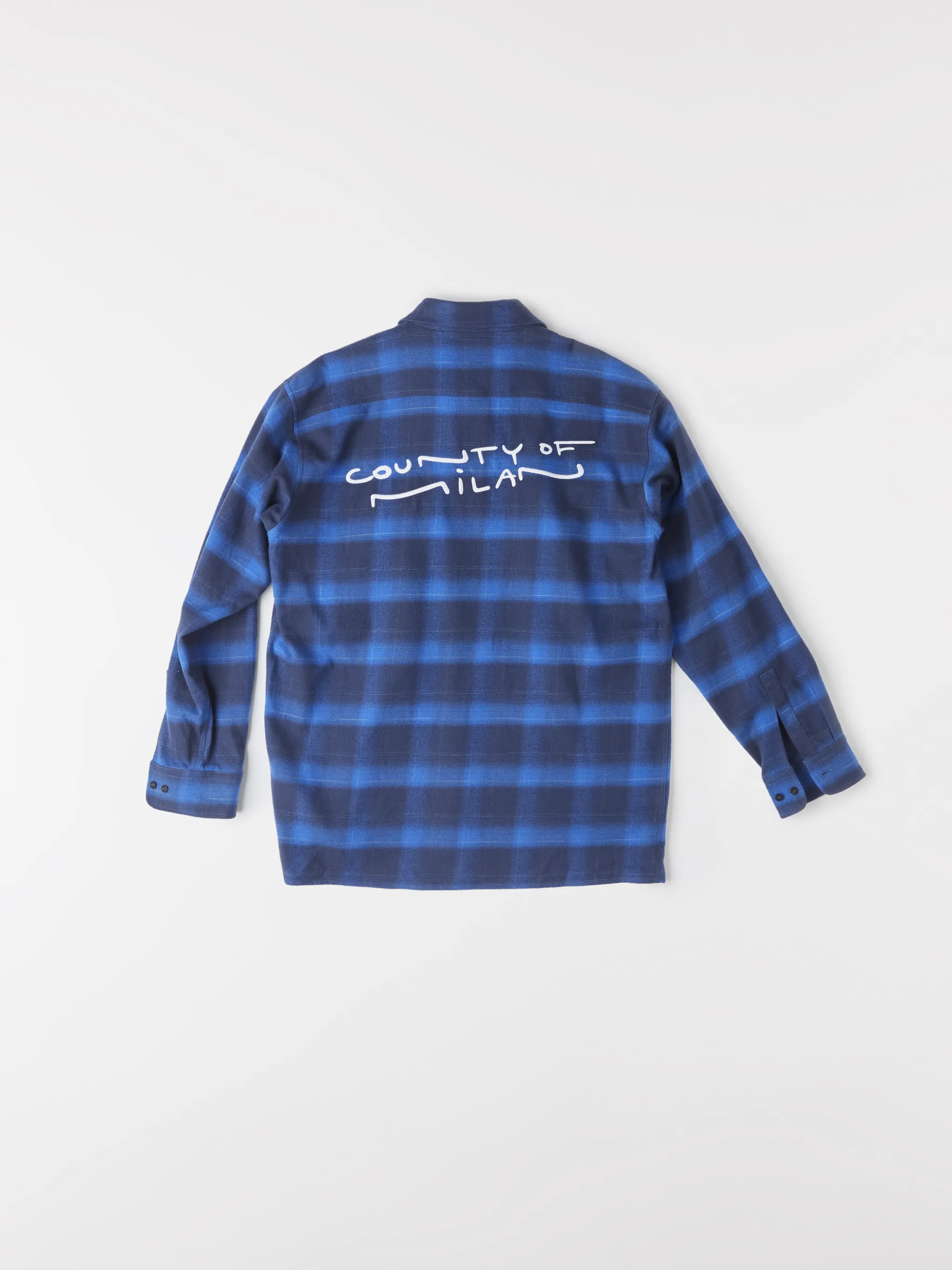 Blue/black cotton logo-print check-pattern shirt from Marcelo Burlon County of Milan featuring check pattern, logo print to the rear, classic collar, front button fastening, long sleeves, two chest flap pockets, buttoned cuffs and straight hem.