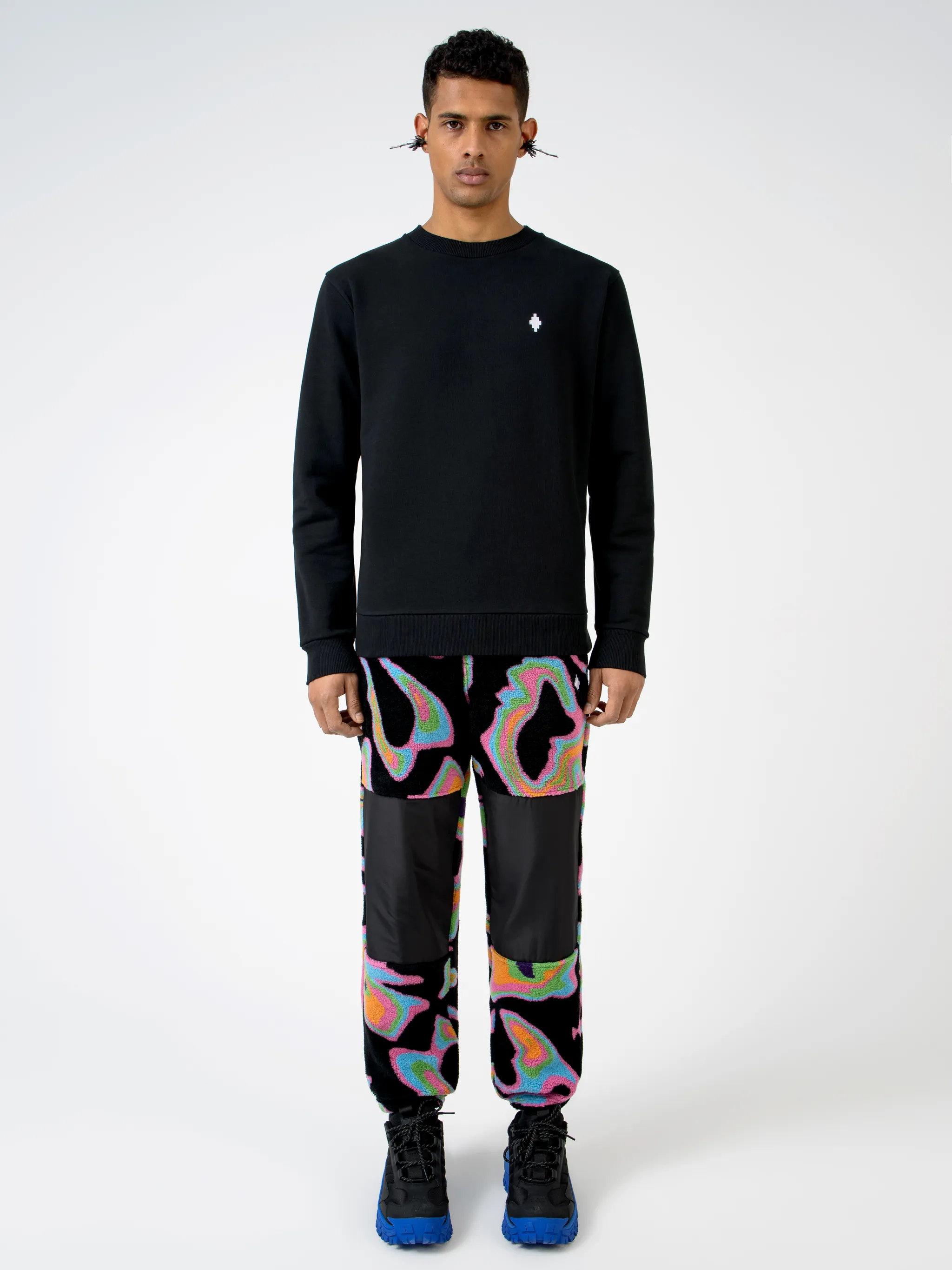 Black cotton Cross crew-neck sweatshirt from Marcelo Burlon County of Milan featuring embroidered logo at the chest, logo print to the rear, crew neck, long sleeves and straight hem.