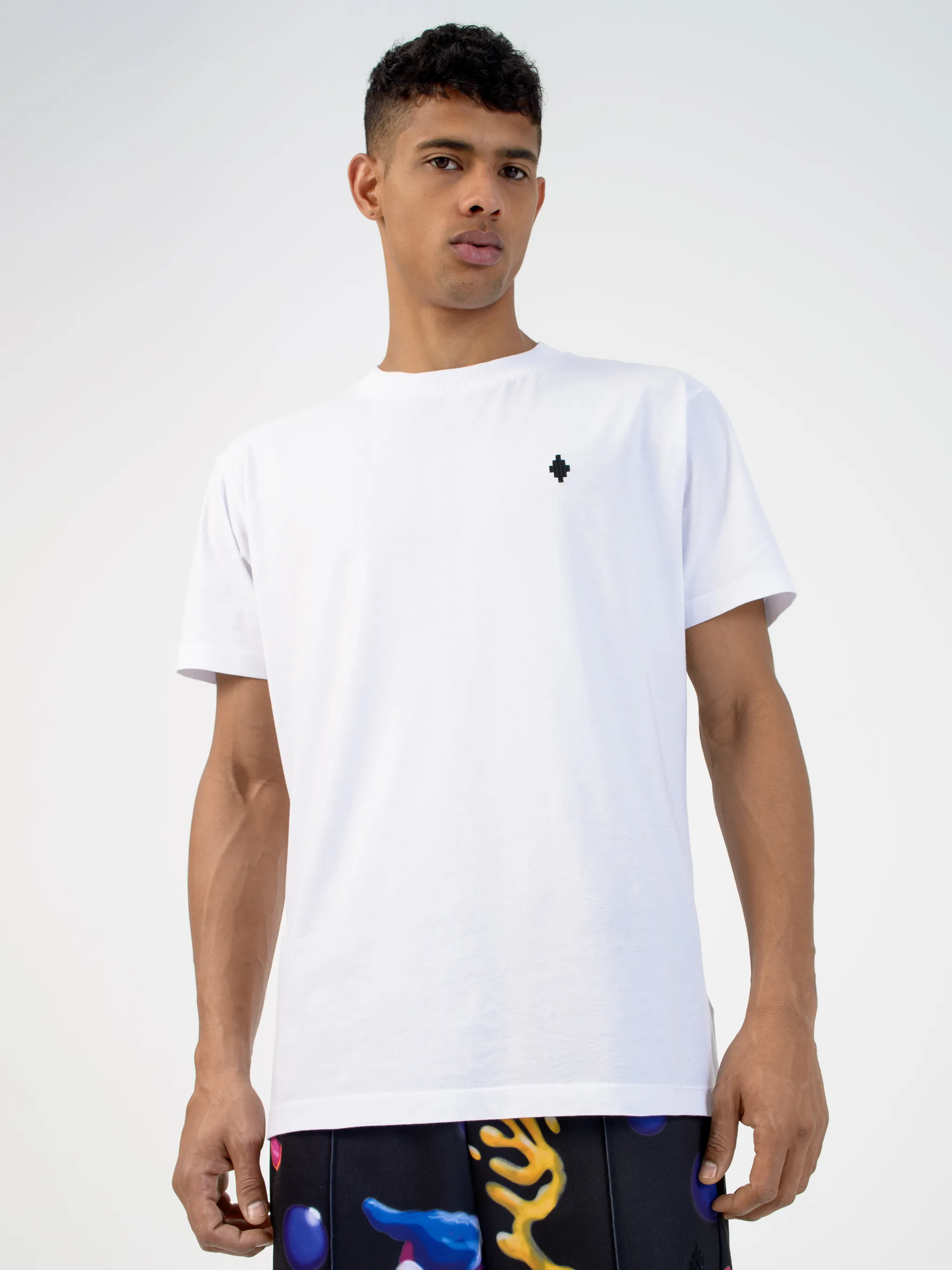 White cotton-blend logo-print T-shirt from MARCELO BURLON COUNTY OF MILAN featuring crew neck and logo print at the chest.