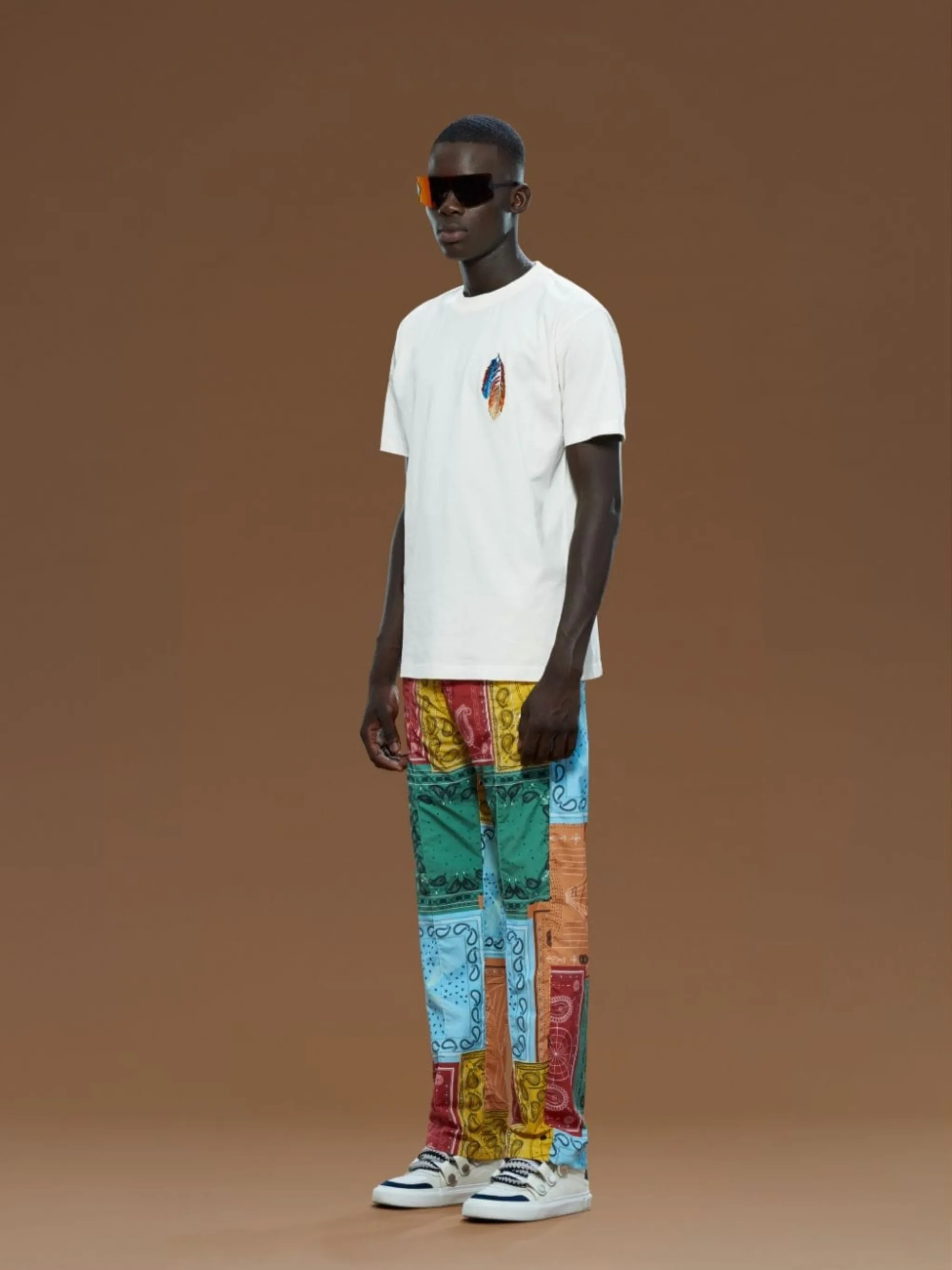 Off-white cotton Feathers short-sleeve T-shirt from Marcelo Burlon County of Milan featuring feather print, crew neck, short sleeves and straight hem.