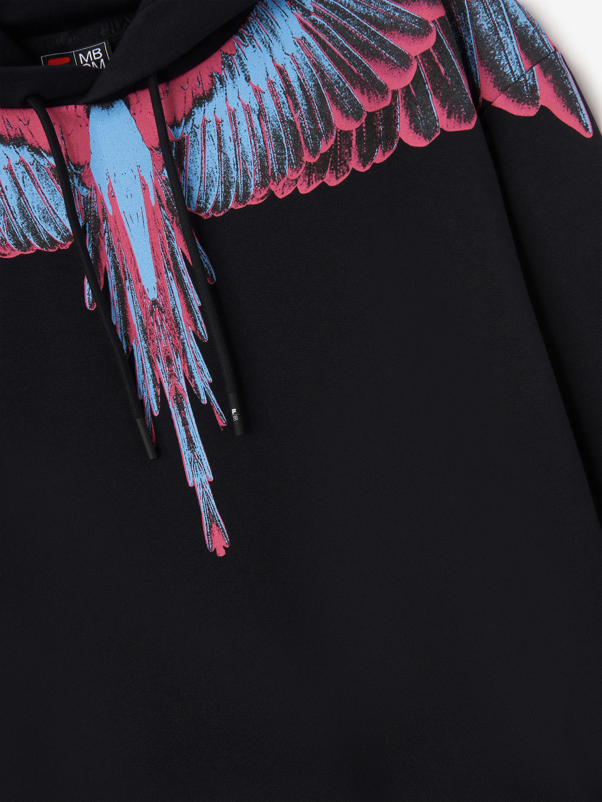 Black/pink/blue cotton x FILA Wings-print drawstring hoodie from Marcelo Burlon County of Milan featuring signature Marcelo Burlon Wings print, logo patch to the front, crew neck, drawstring hood, long sleeves, front pouch pocket and straight hem.