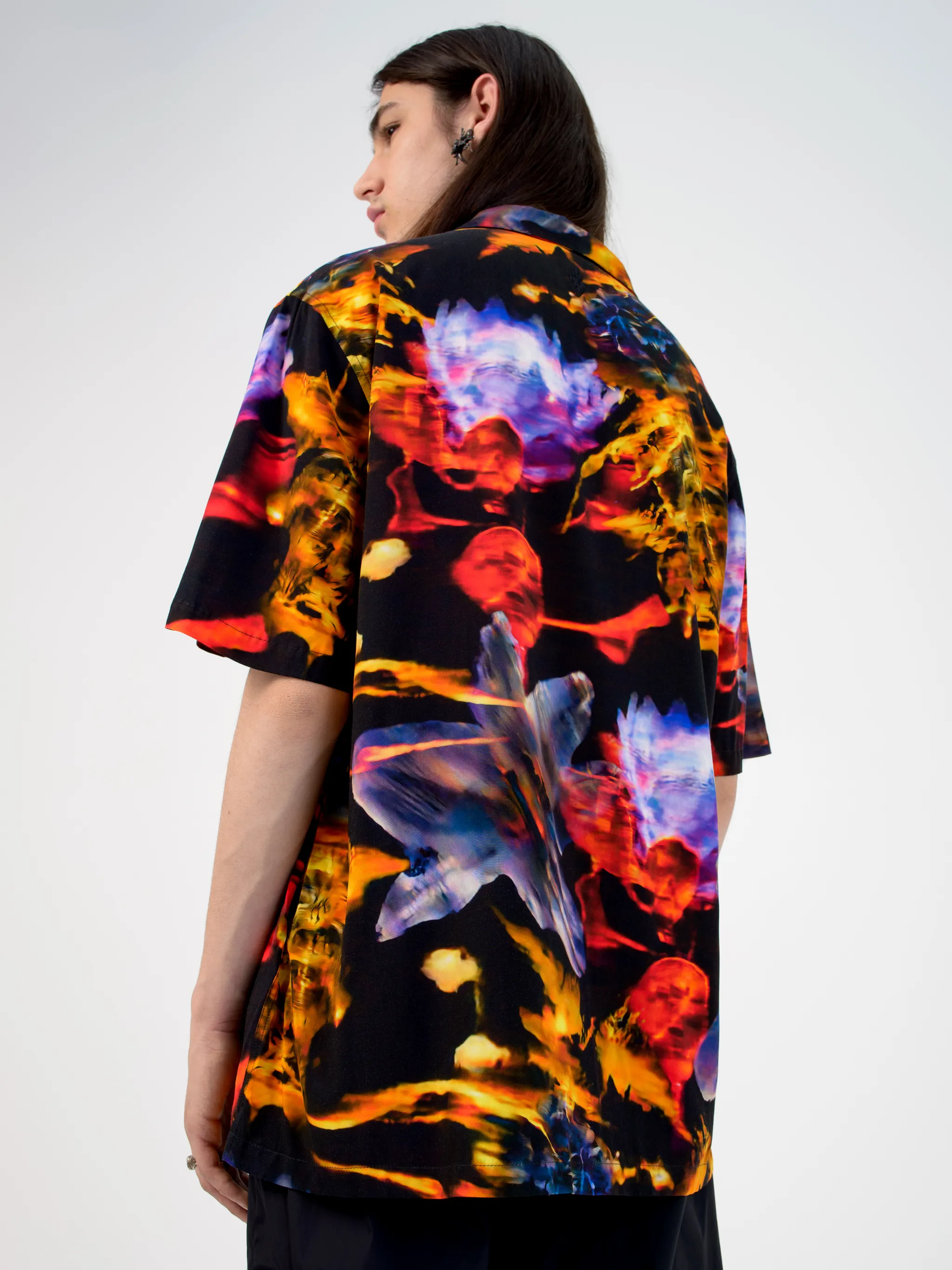 Black/multicolour graphic Flowers print shirt from Marcelo Burlon County of Milan featuring all-over floral print, classic collar, concealed front fastening, short sleeves and straight hem.