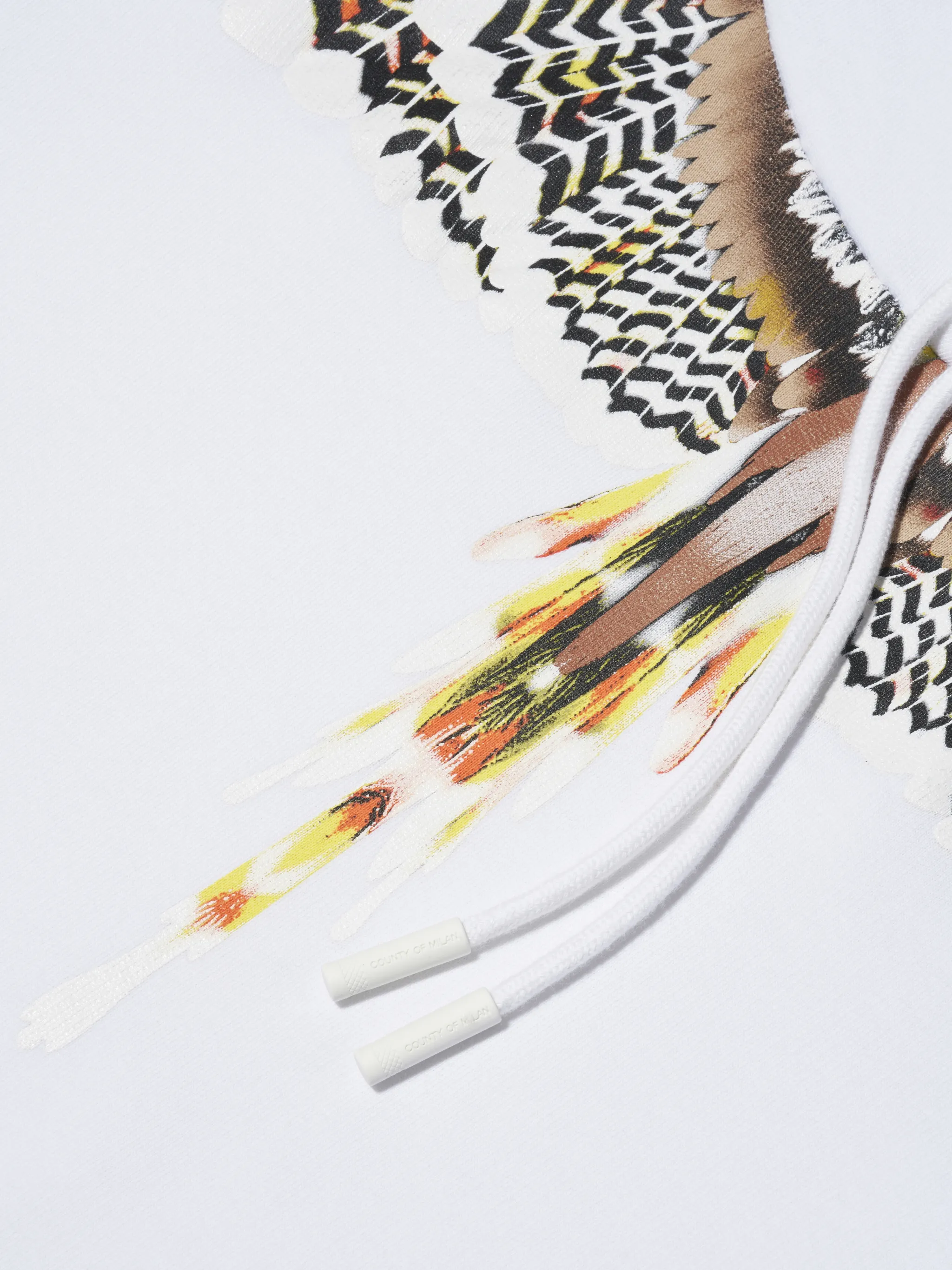 White/multicolour cotton Wings-print hoodie from Marcelo Burlon County of Milan featuring drawstring hood, wings print, long sleeves and front pouch pocket.